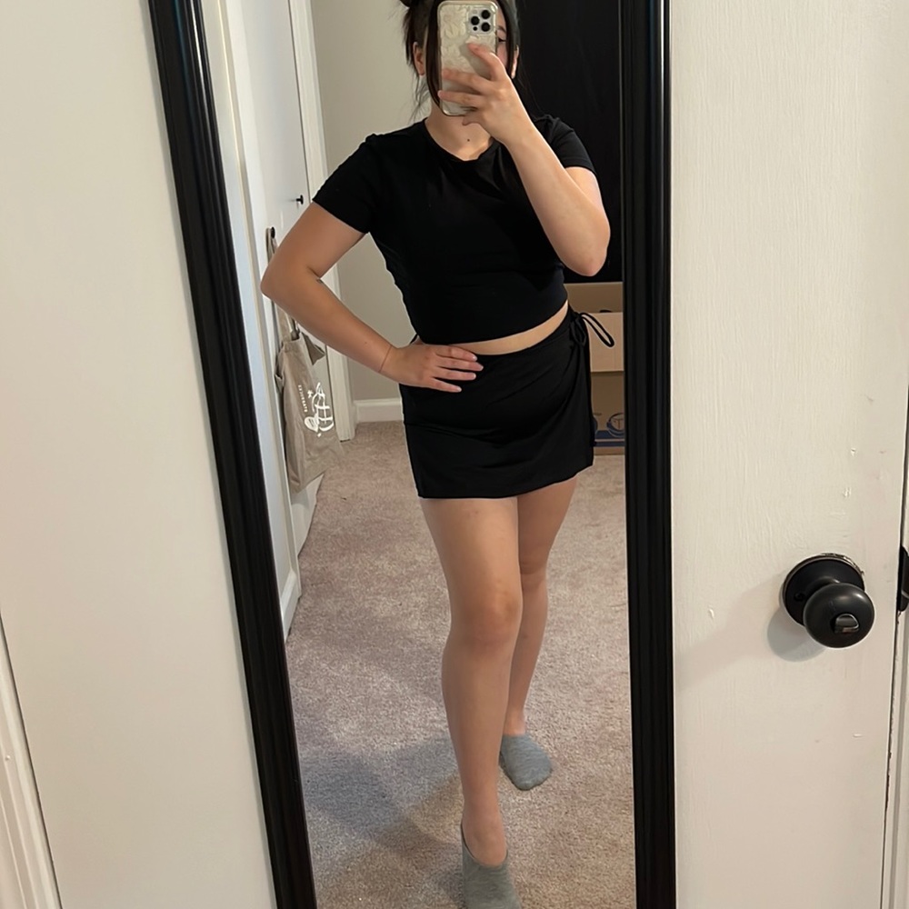 Forever 21 black wrap skort